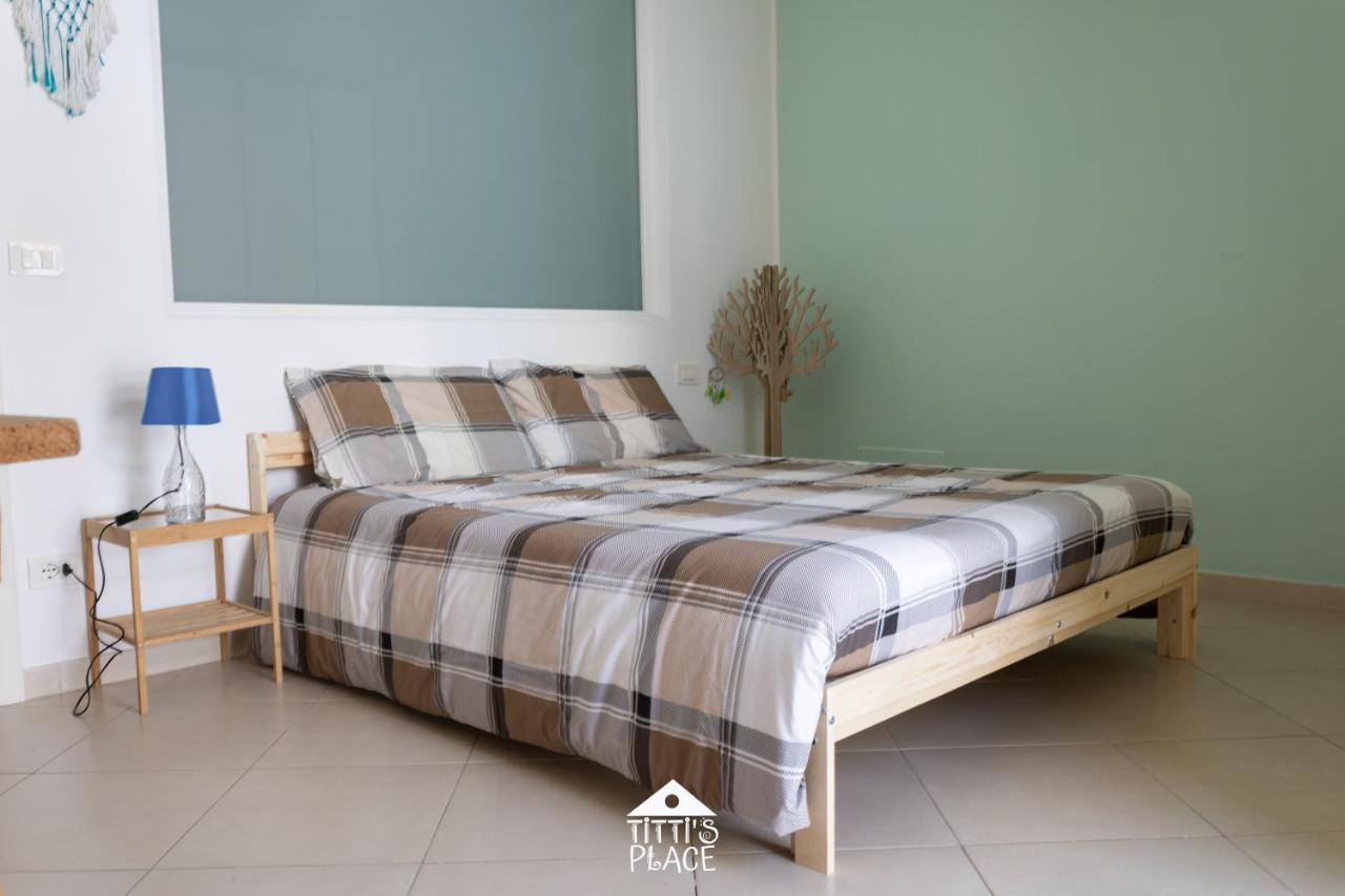 Titti'S Place Bari Bagian luar foto
