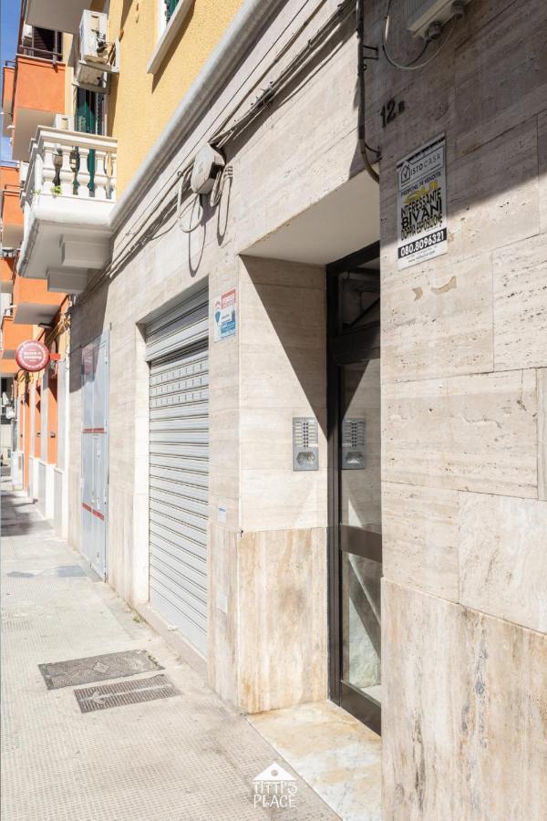 Titti'S Place Bari Bagian luar foto